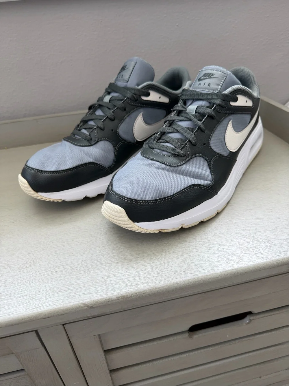 Nike Air Max sneakers - Gray & Black - Men’s Size 13